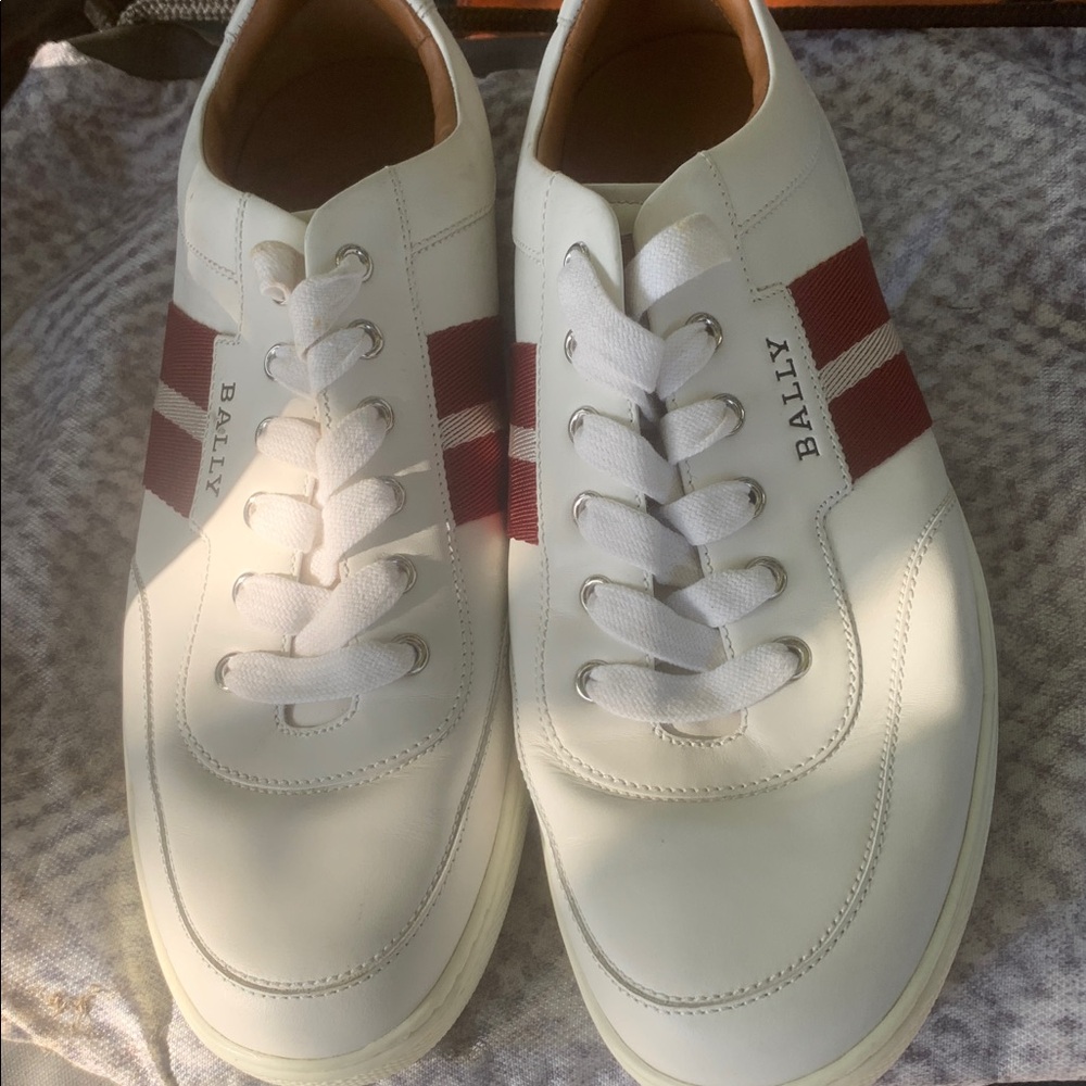 Bally White Leather Size 12D
Preowned